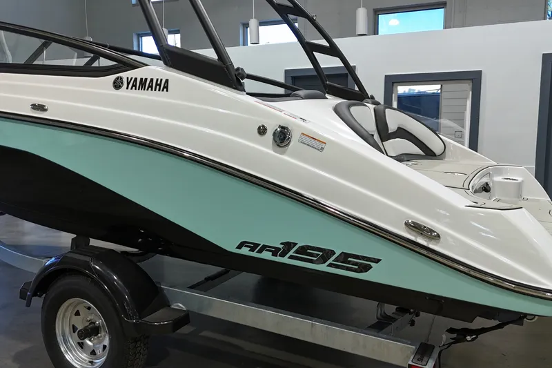 Slide: The Image of Yamaha AR195 2026 - 4
