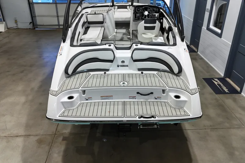 Slide: The Image of Yamaha AR195 2026 - 6