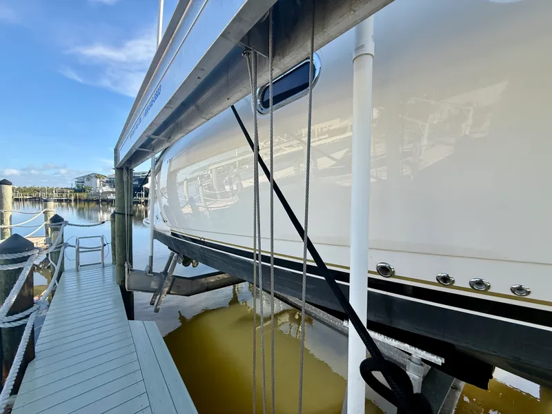 Slide: The Image of Tiara 3500 SOVRAN 2008 - 5