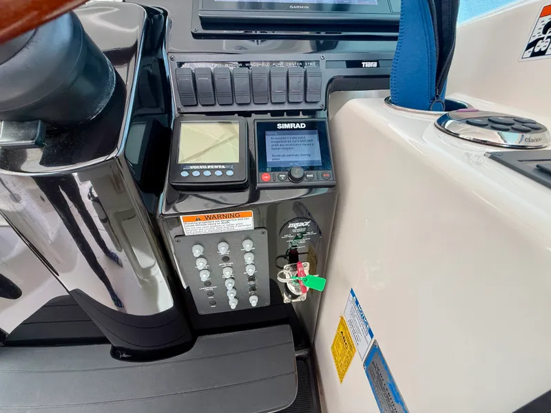 Slide: The Image of Tiara 3500 SOVRAN 2008 - 50