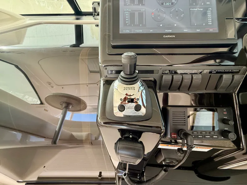 Slide: The Image of Tiara 3500 SOVRAN 2008 - 51