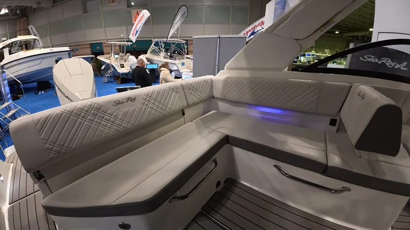 Slide: The Image of Sea Ray SDX 230 Outboard 2026 - 10
