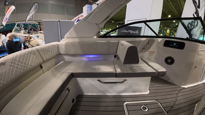 Slide: The Image of Sea Ray SDX 230 Outboard 2026 - 11