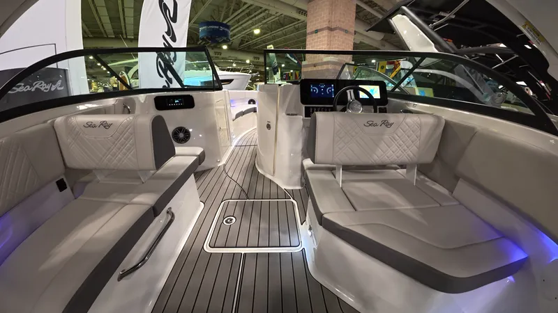 Slide: The Image of Sea Ray SDX 230 Outboard 2026 - 12