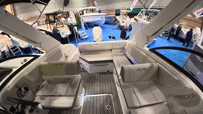Slide: The Image of Sea Ray SDX 230 Outboard 2026 - 18