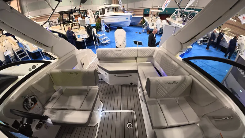 Slide: The Image of Sea Ray SDX 230 Outboard 2026 - 19