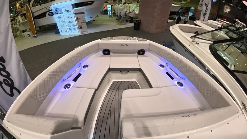 Slide: The Image of Sea Ray SDX 230 Outboard 2026 - 24