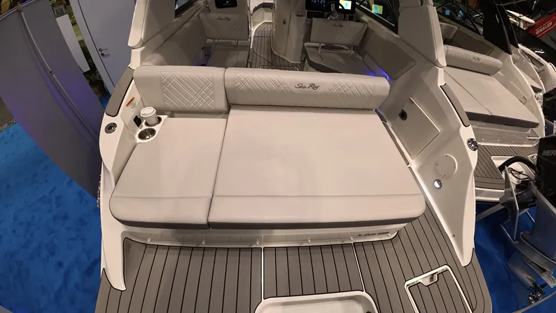 Slide: The Image of Sea Ray SDX 230 Outboard 2026 - 3