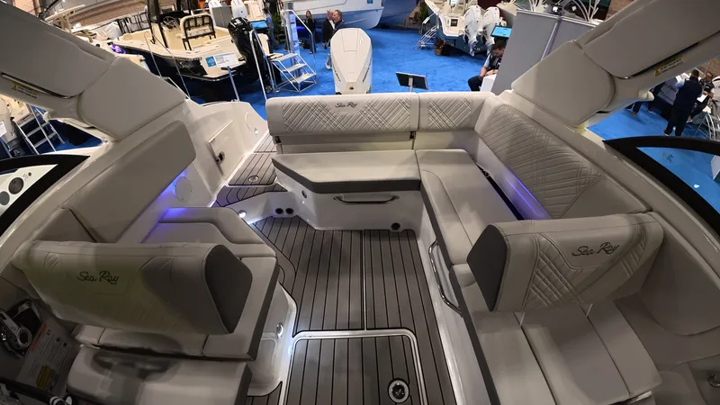 Slide: The Image of Sea Ray SDX 230 Outboard 2026 - 8