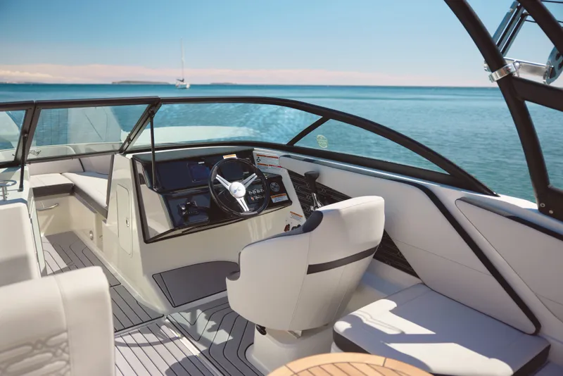 Slide: The Image of Sea Ray SPX 210 Outboard 2026 - 4