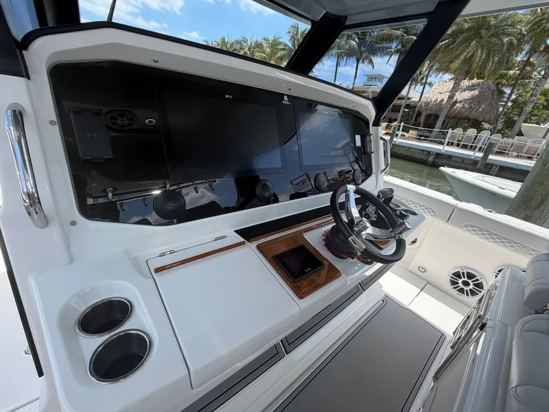 Slide: The Image of Aquila 36 Molokai 2026 - 25