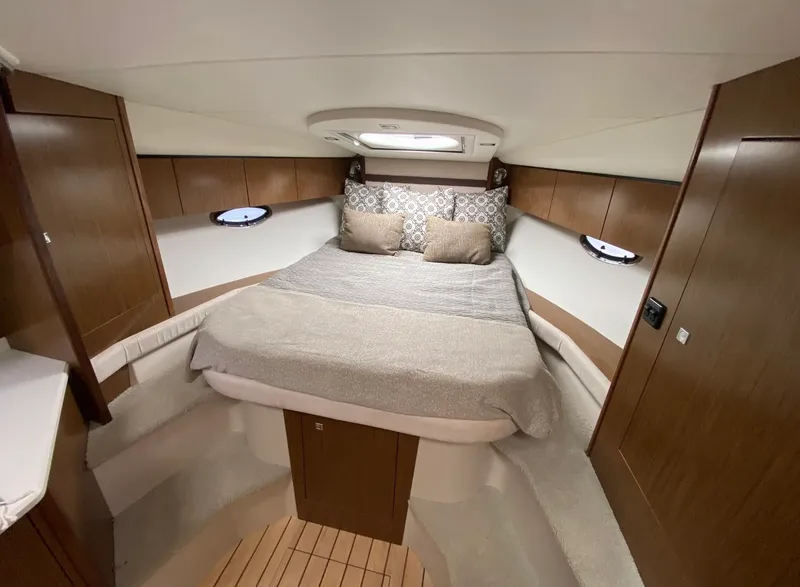 Slide: The Image of Cruisers Yachts 350 EX 2015 - 15