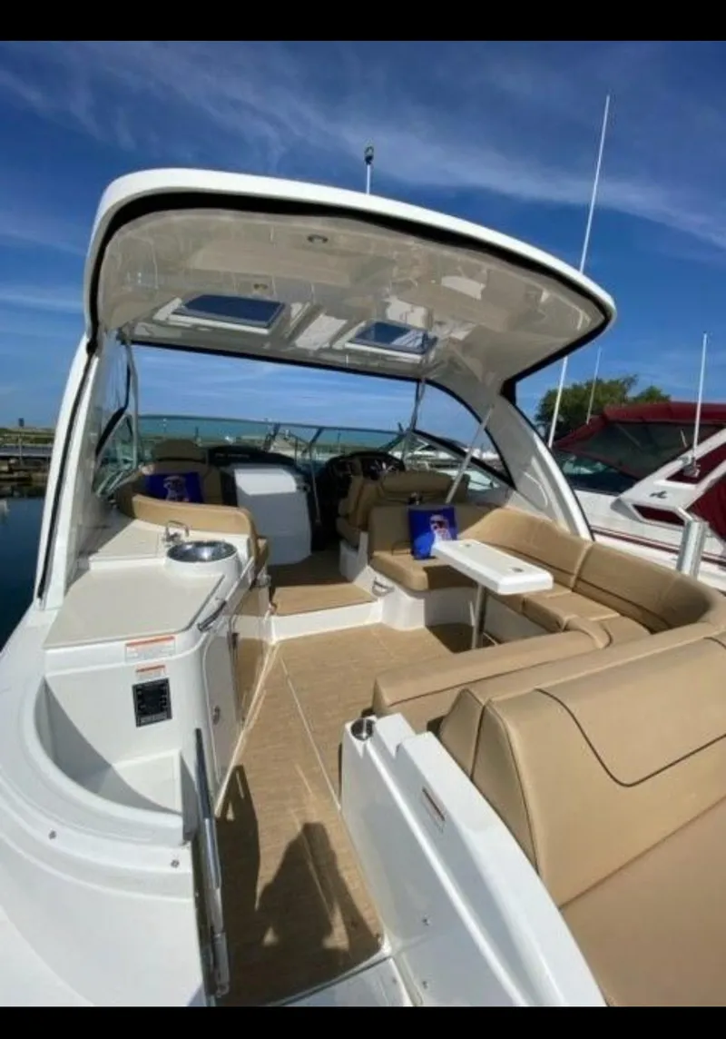 Slide: The Image of Cruisers Yachts 350 EX 2015 - 9