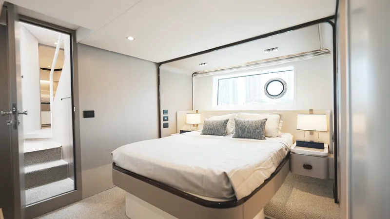 Slide: The Image of Azimut 60 FLY 2022 - 22