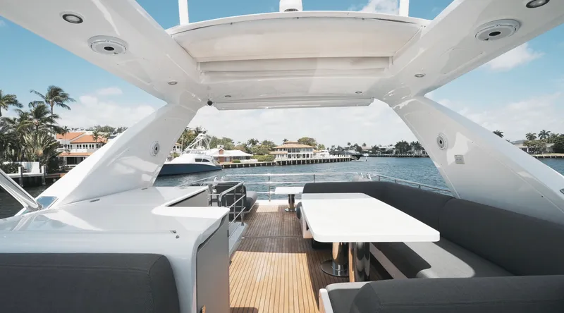 Slide: The Image of Azimut 60 FLY 2022 - 29