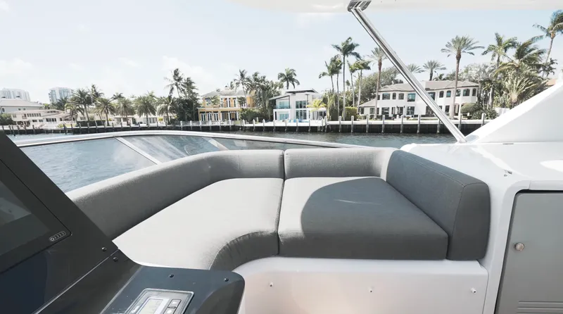 Slide: The Image of Azimut 60 FLY 2022 - 30
