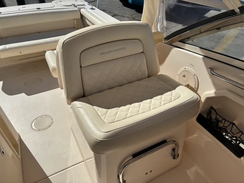 Slide: The Image of Grady-White 275 FREEDOM 2021 - 12