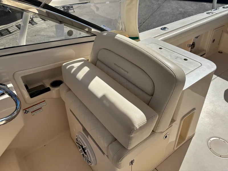 Slide: The Image of Grady-White 275 FREEDOM 2021 - 13