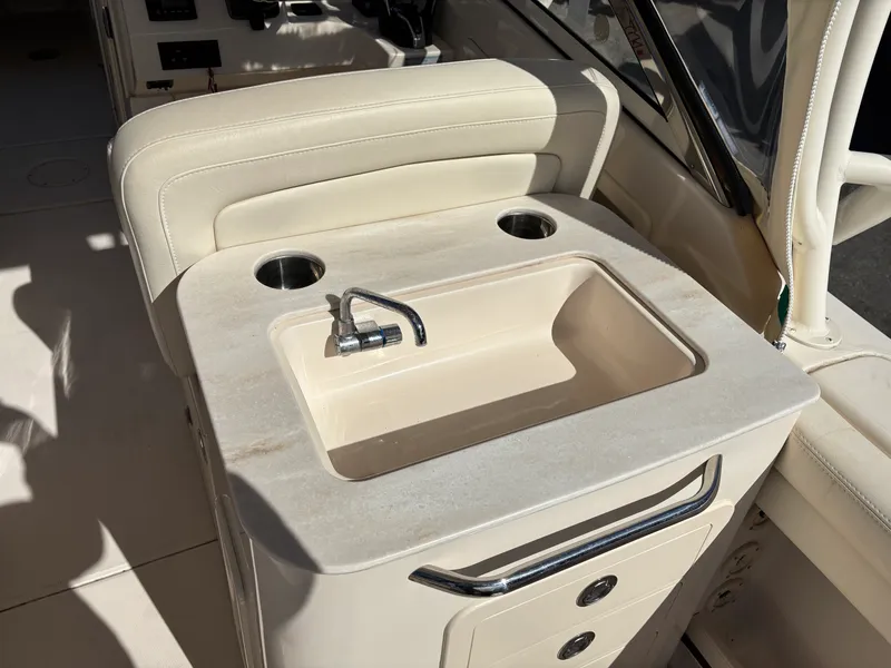 Slide: The Image of Grady-White 275 FREEDOM 2021 - 14