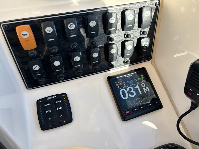 Slide: The Image of Grady-White 275 FREEDOM 2021 - 17