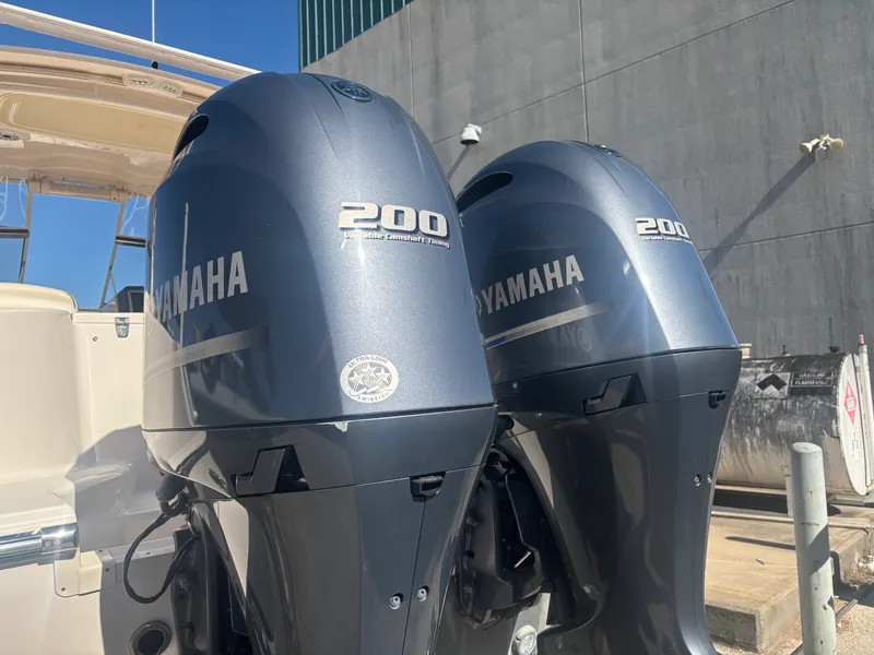 Slide: The Image of Grady-White 275 FREEDOM 2021 - 32