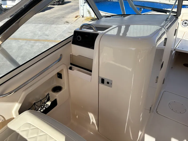 Slide: The Image of Grady-White 275 FREEDOM 2021 - 6