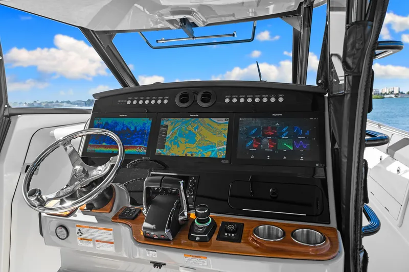 Slide: The Image of Boston Whaler 420 OUTRAGE 2023 - 24