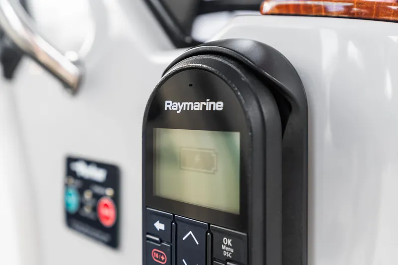 Slide: The Image of Boston Whaler 420 OUTRAGE 2023 - 30