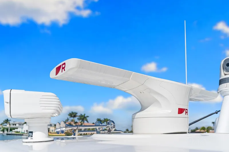 Slide: The Image of Boston Whaler 420 OUTRAGE 2023 - 31