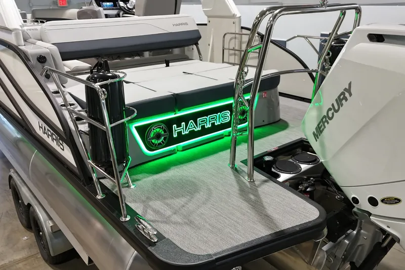 Slide: The Image of Harris Grand Mariner 250 2026 - 5
