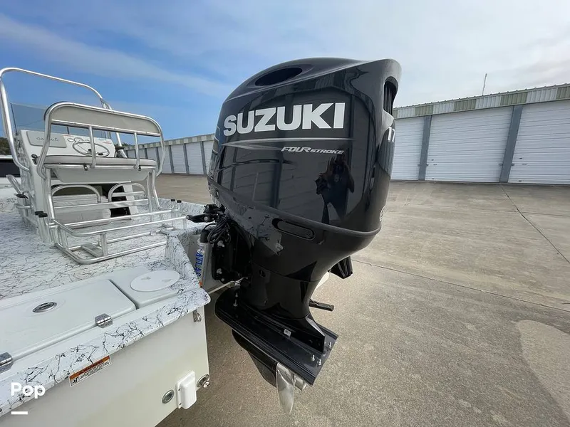 Slide: The Image of Engine Suzuki 175hp - 14949039