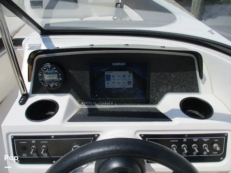 Slide: The Image of Bayliner DX 2200 2021 - 14912840