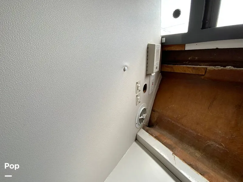 Slide: The Image of Carver 330 Mariner 1995 - 14979389