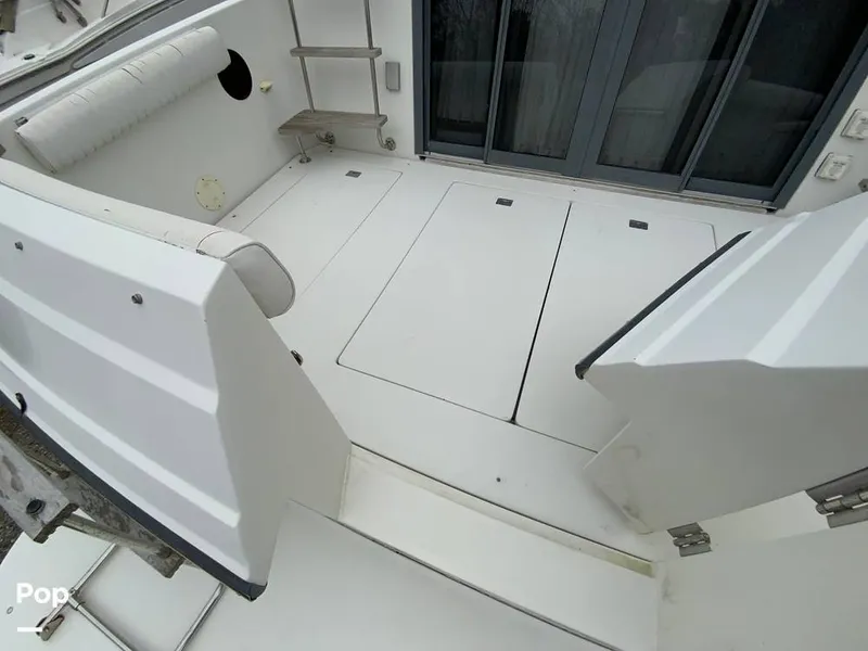 Slide: The Image of Carver Yachts 330 Mariner 1995 - 14979482