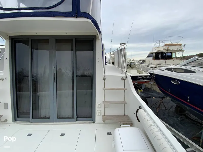 Slide: The Image of Carver Yachts 330 Mariner 1995 - 14979483