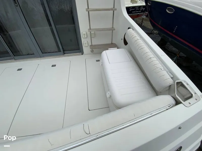 Slide: The Image of Carver Yachts 330 Mariner 1995 - 14979484