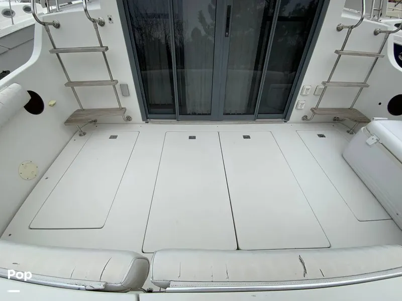 Slide: The Image of Carver Yachts 330 Mariner 1995 - 14979486