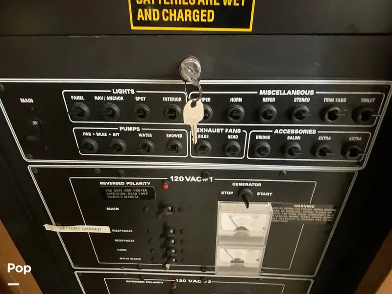 Slide: The Image of Carver Yachts 330 Mariner 1995 - 14979375