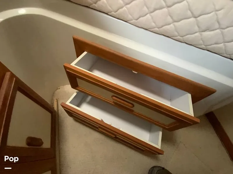 Slide: The Image of Carver Yachts 330 Mariner 1995 - 14979381