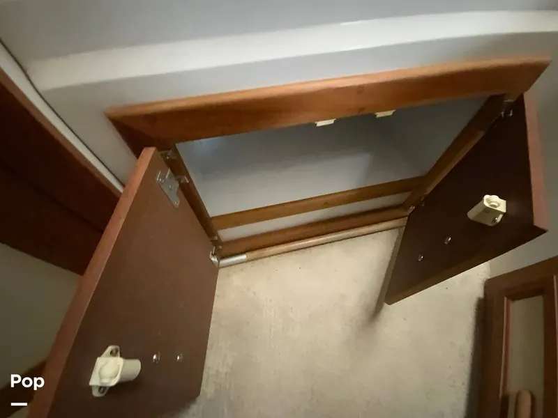 Slide: The Image of Carver Yachts 330 Mariner 1995 - 14979382