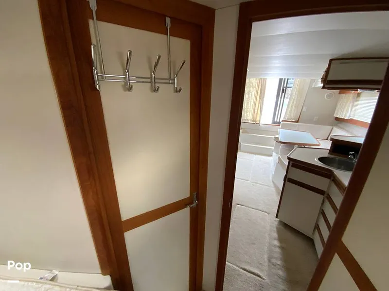 Slide: The Image of Carver Yachts 330 Mariner 1995 - 14979393