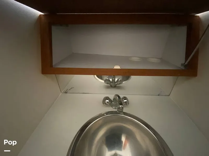 Slide: The Image of Carver Yachts 330 Mariner 1995 - 14979397