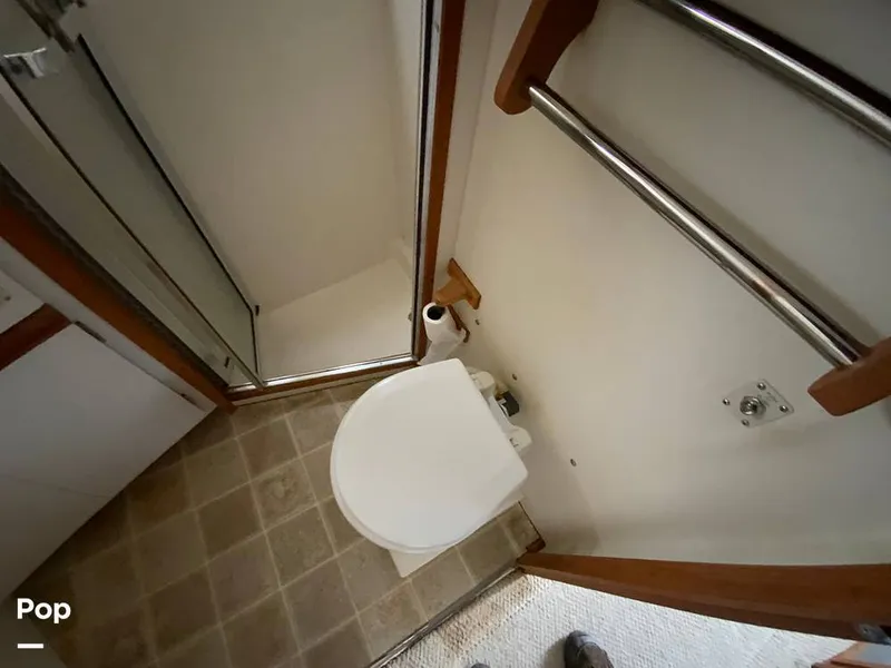 Slide: The Image of Carver Yachts 330 Mariner 1995 - 14979400