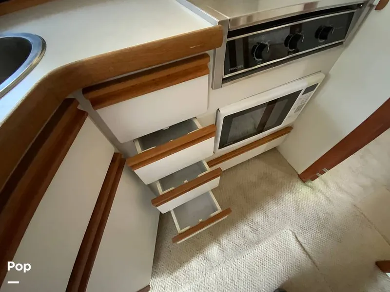 Slide: The Image of Carver Yachts 330 Mariner 1995 - 14979411