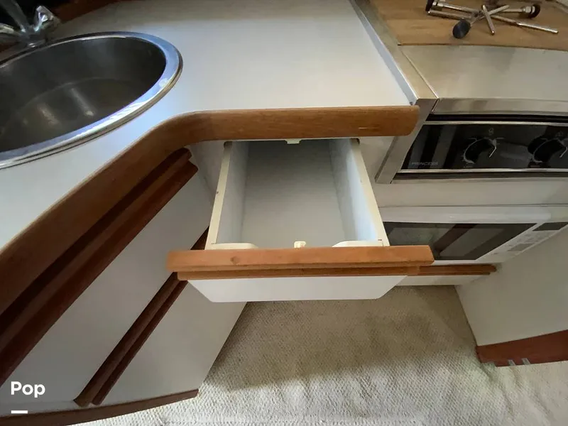 Slide: The Image of Carver Yachts 330 Mariner 1995 - 14979412