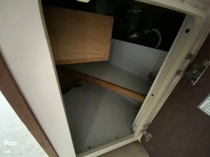 Slide: The Image of Carver Yachts 330 Mariner 1995 - 14979413