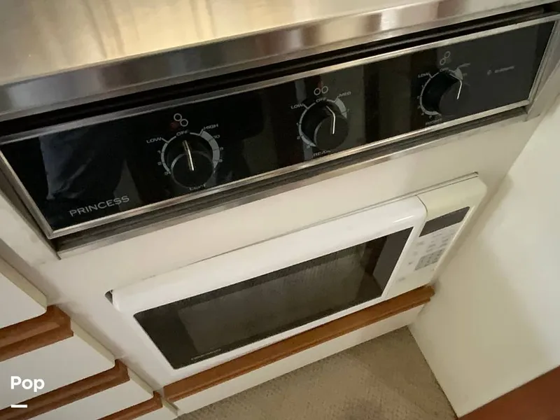 Slide: The Image of Carver Yachts 330 Mariner 1995 - 14979414