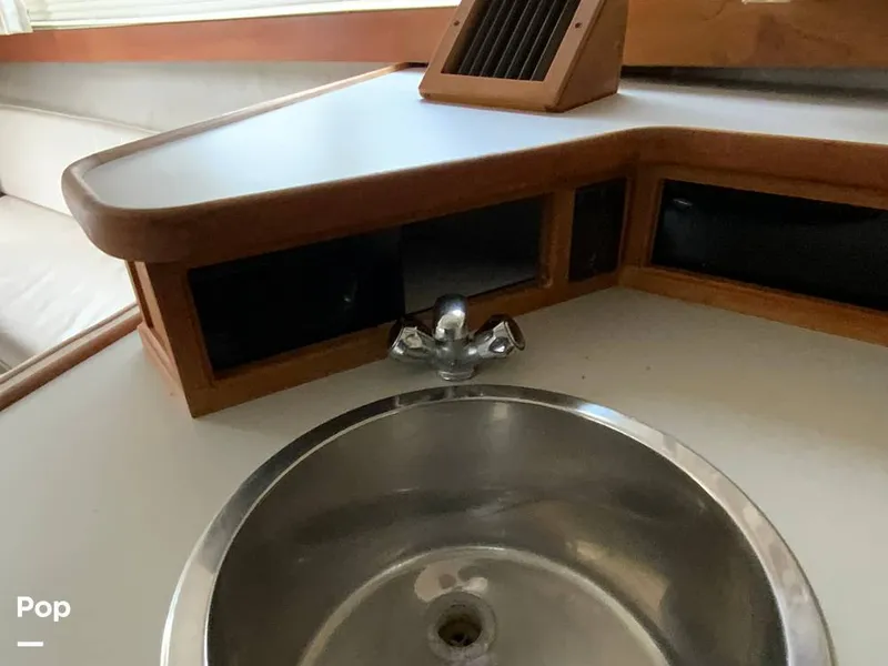 Slide: The Image of Carver Yachts 330 Mariner 1995 - 14979416