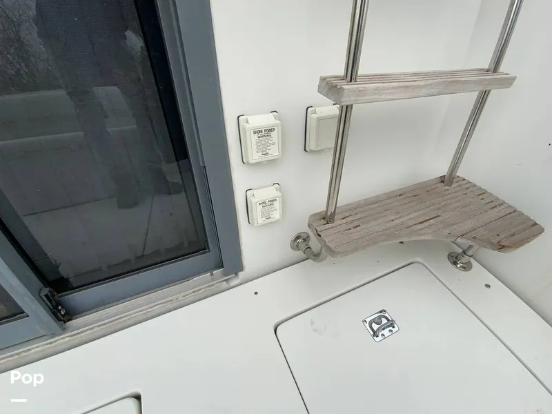 Slide: The Image of Carver Yachts 330 Mariner 1995 - 14979434