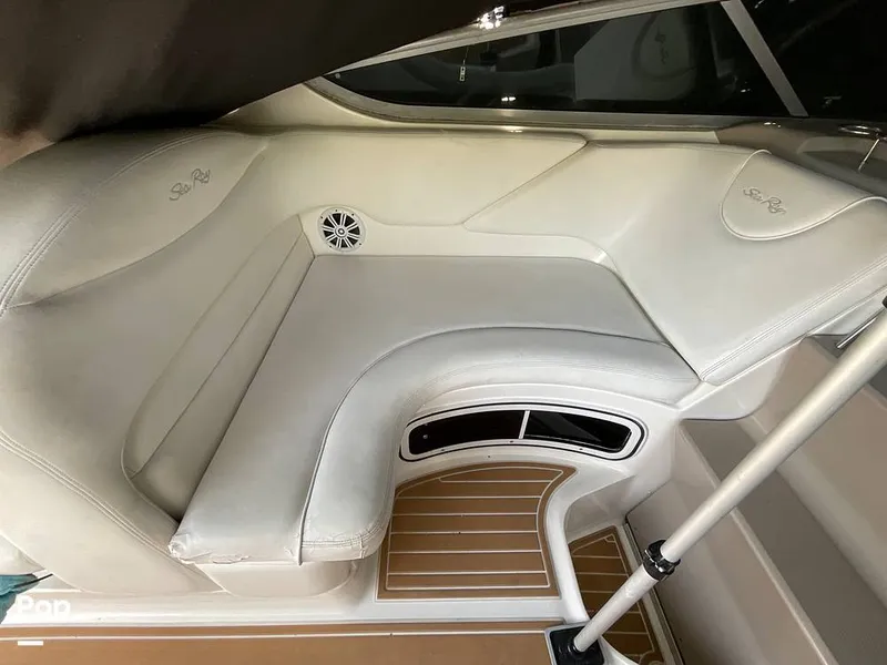 Slide: The Image of Sea Ray 280 Sundancer 2004 - 15371466